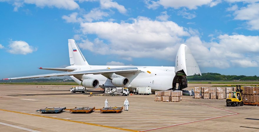 加拿大伊努維克國際機場
